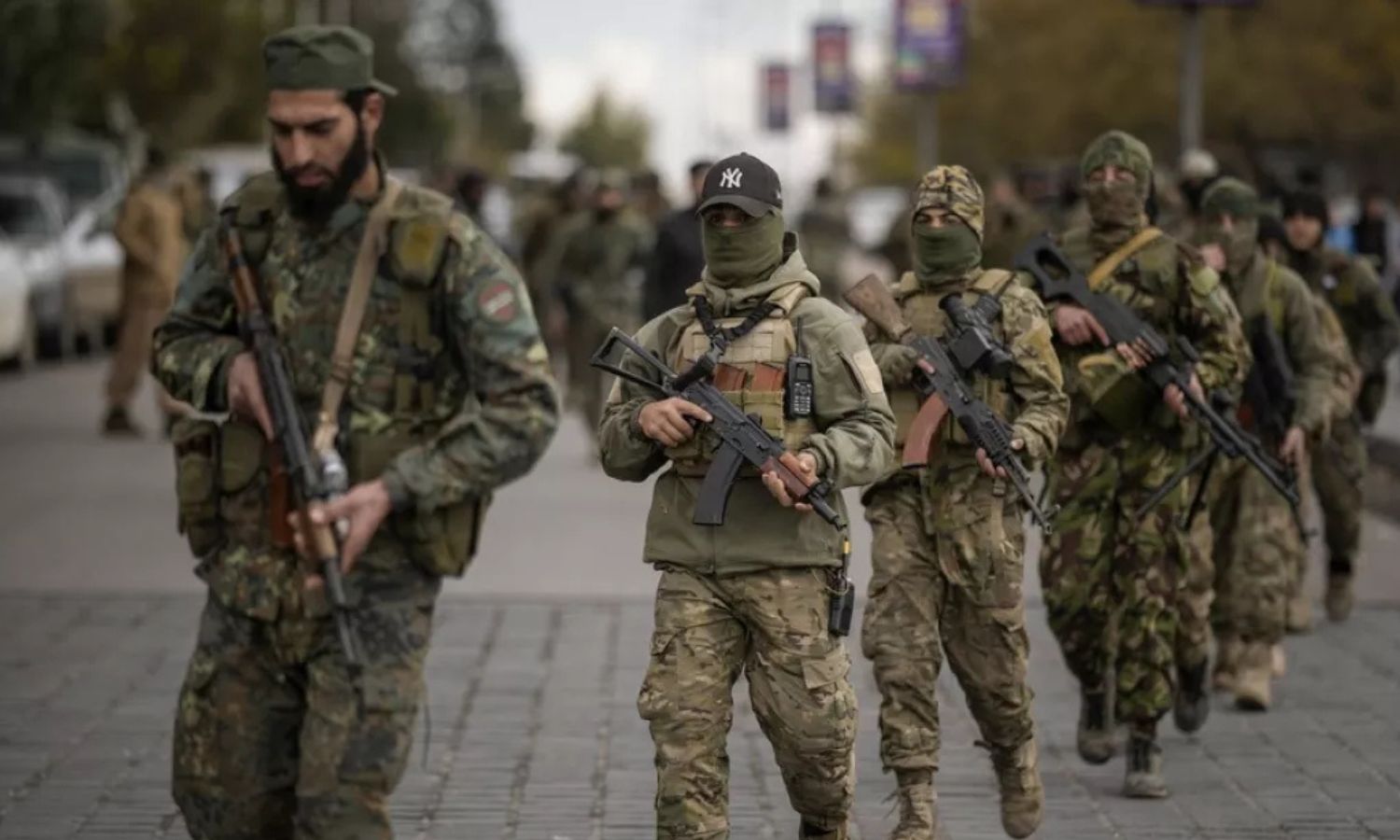 عوائل قسد يهربون الى العراق